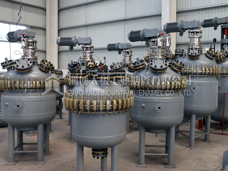 太極開式搪玻璃反應(yīng)釜 