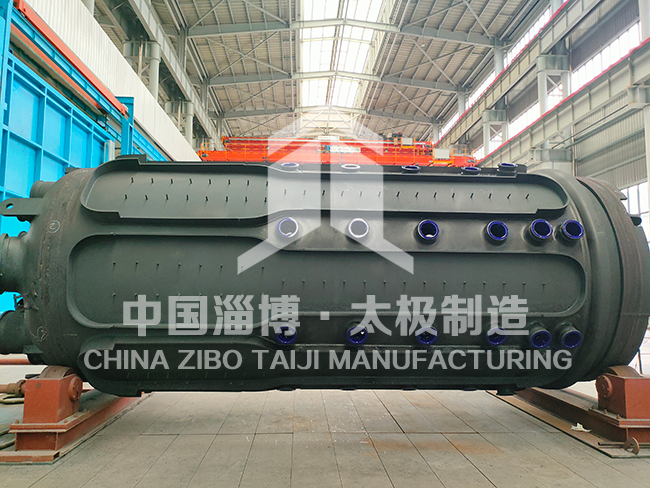 行業(yè)極限挑戰(zhàn)！這款非標(biāo)搪玻璃反應(yīng)釜創(chuàng)兩項 “最難” 紀(jì)錄